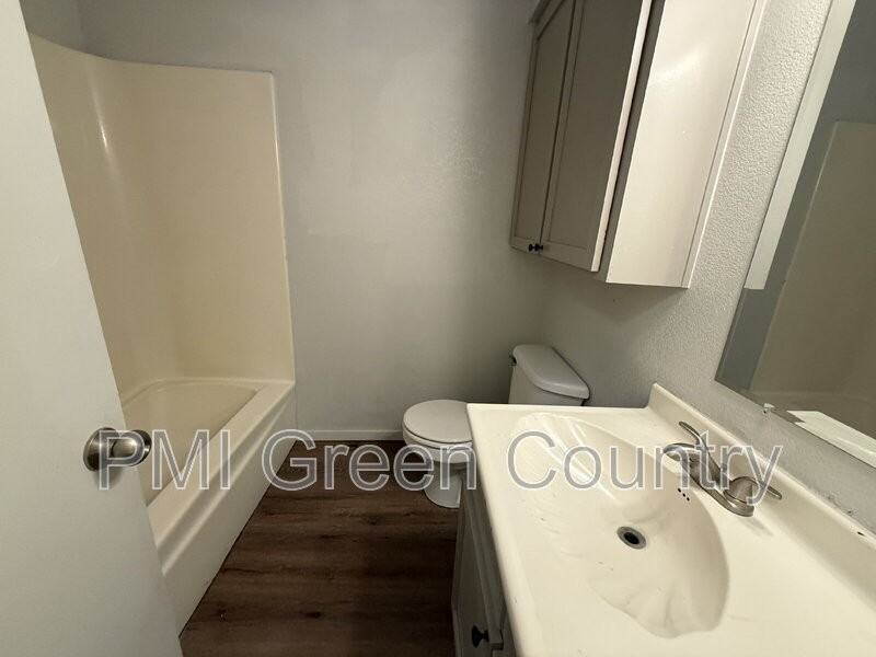 817 Park St - Photo 6 of 10