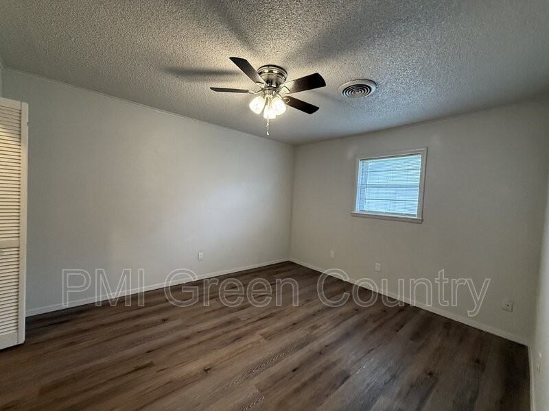 817 Park St - Photo 7 of 10
