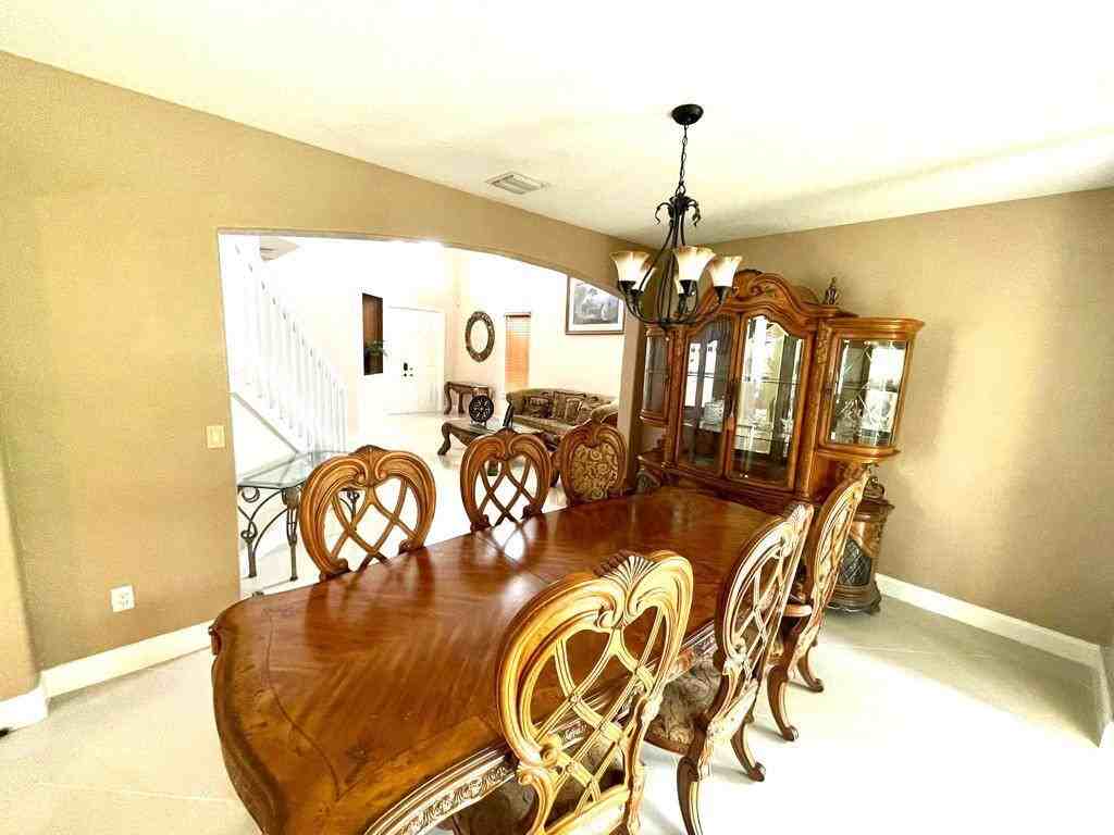 10454 Galleria Street - Photo 6 of 8
