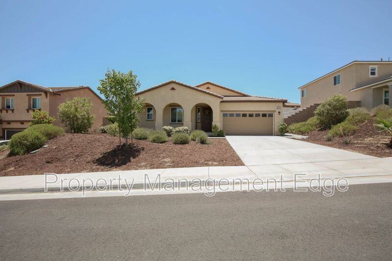 30913 Chuckwagon Ct - Photo 2 of 31