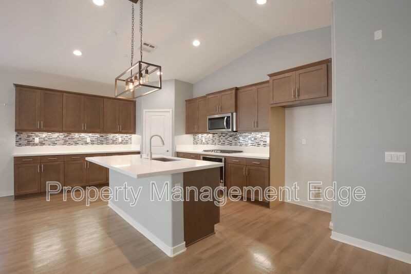 30913 Chuckwagon Ct - Photo 6 of 31