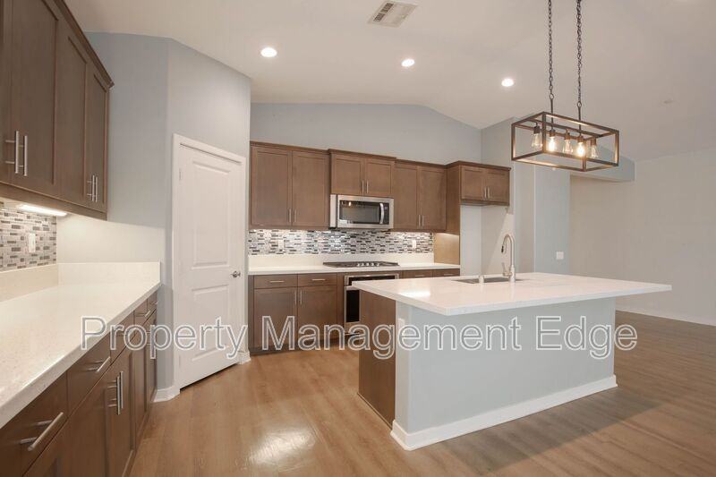 30913 Chuckwagon Ct - Photo 7 of 31