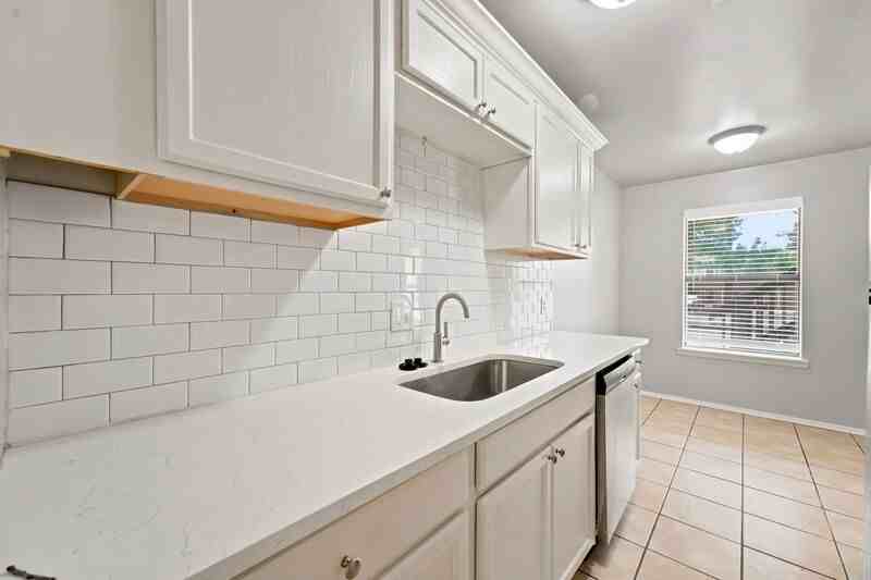 2770 N Barcelona Ave - Photo 3 of 15