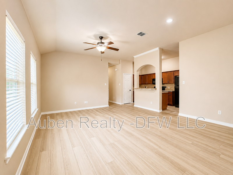 1330 Piedmont Dr - Photo 3 of 19
