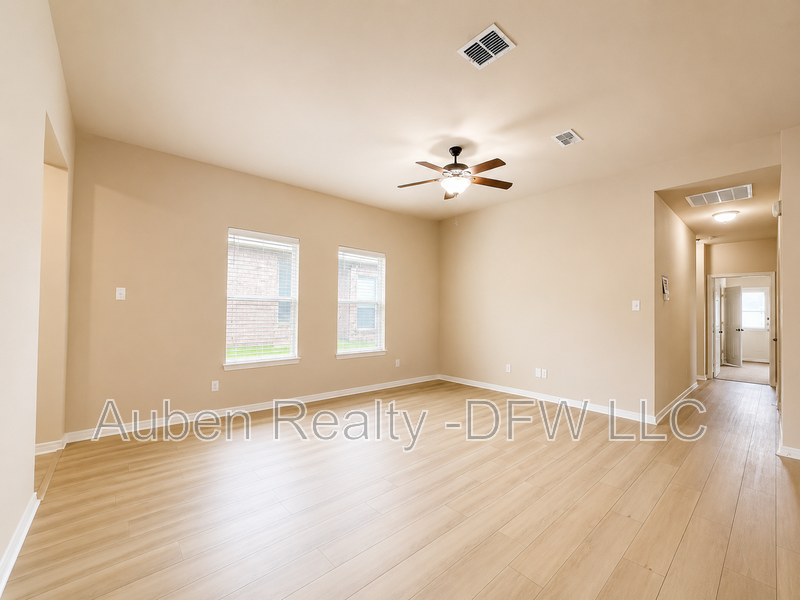 1330 Piedmont Dr - Photo 4 of 19