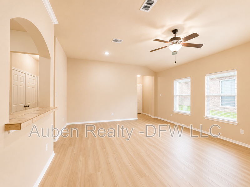 1330 Piedmont Dr - Photo 6 of 19