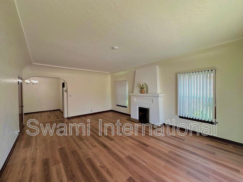 2066 Chestnut Ave - Photo 6 of 50