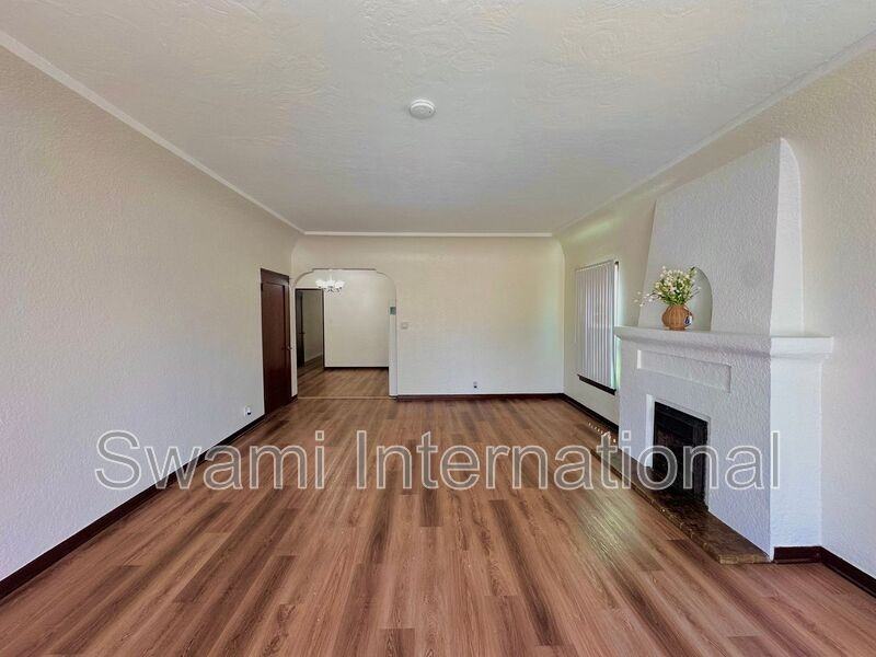 2066 Chestnut Ave - Photo 7 of 50