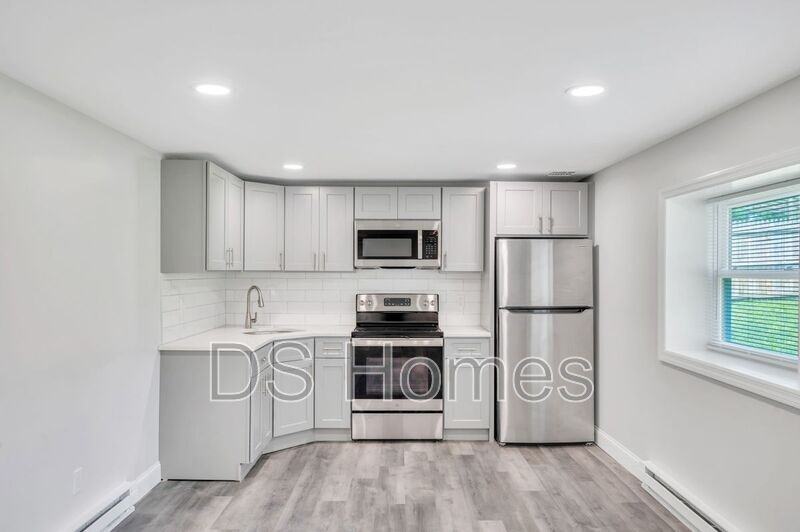 615 Macdonald Ave #2 - Photo 3 of 13