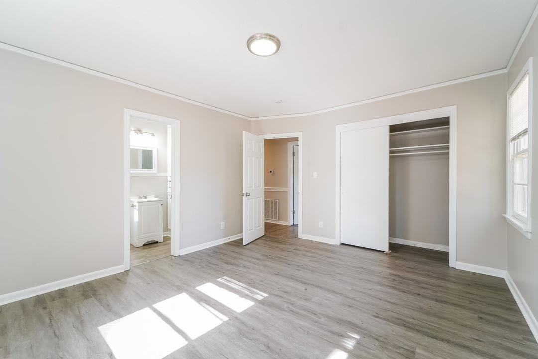 1880 Camellia Lane - Photo 4 of 8