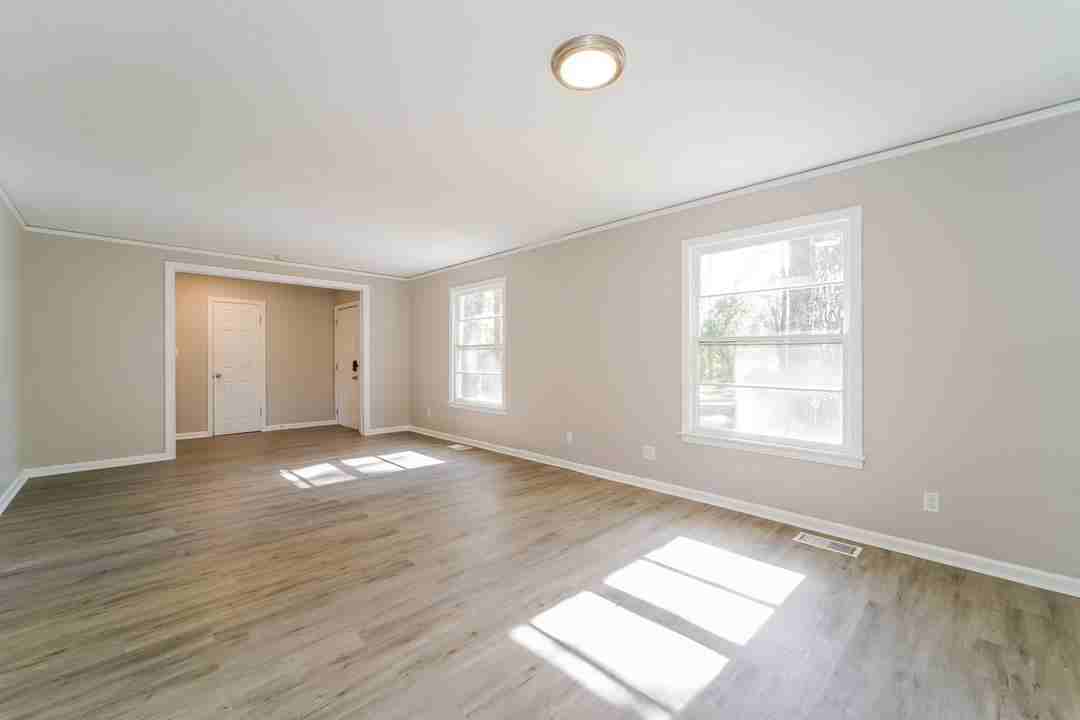 1880 Camellia Lane - Photo 2 of 8