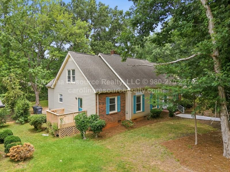 4535 Dawnwood Dr - Photo 3 of 23