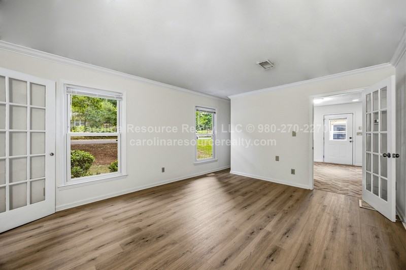 4535 Dawnwood Dr - Photo 6 of 23