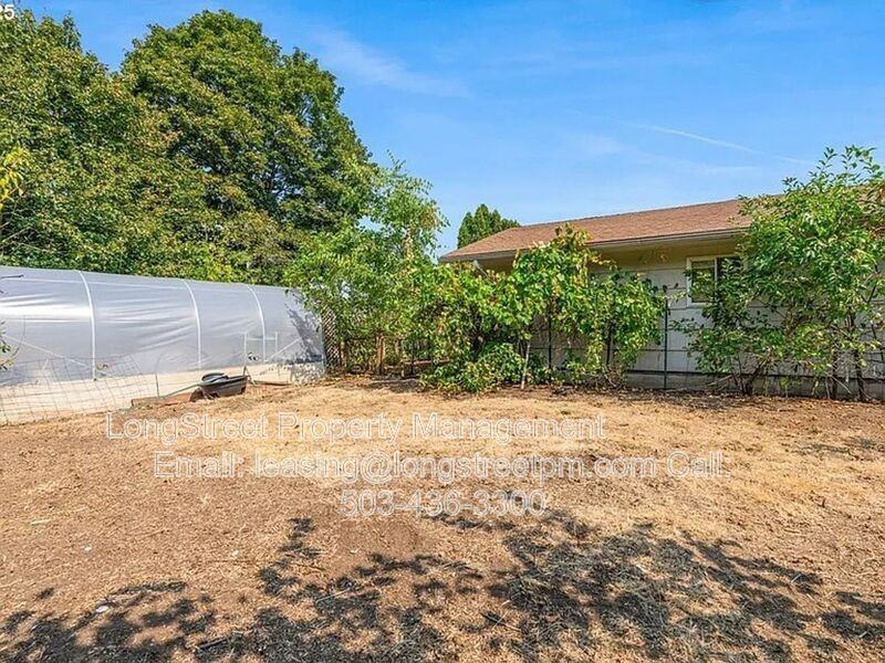 2915 Ne Fremont Dr - Photo 2 of 25