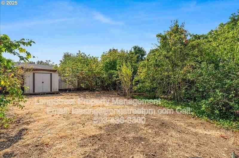 2915 Ne Fremont Dr - Photo 4 of 25