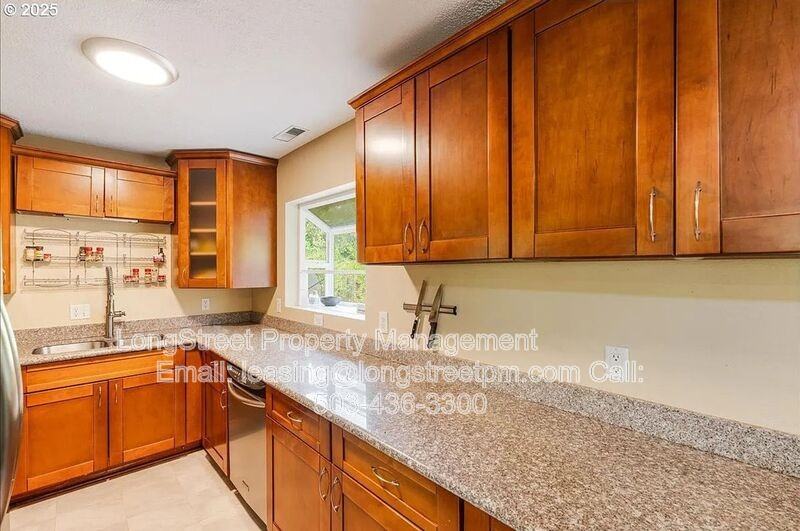 2915 Ne Fremont Dr - Photo 6 of 25