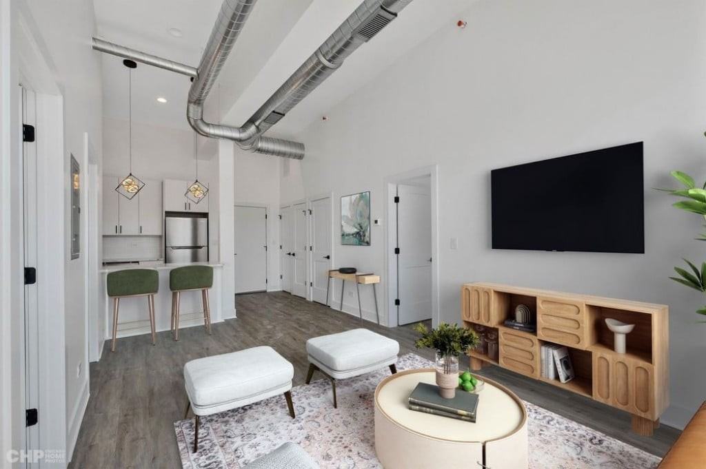 4731 N Western Ave #203 - Photo 2 of 6