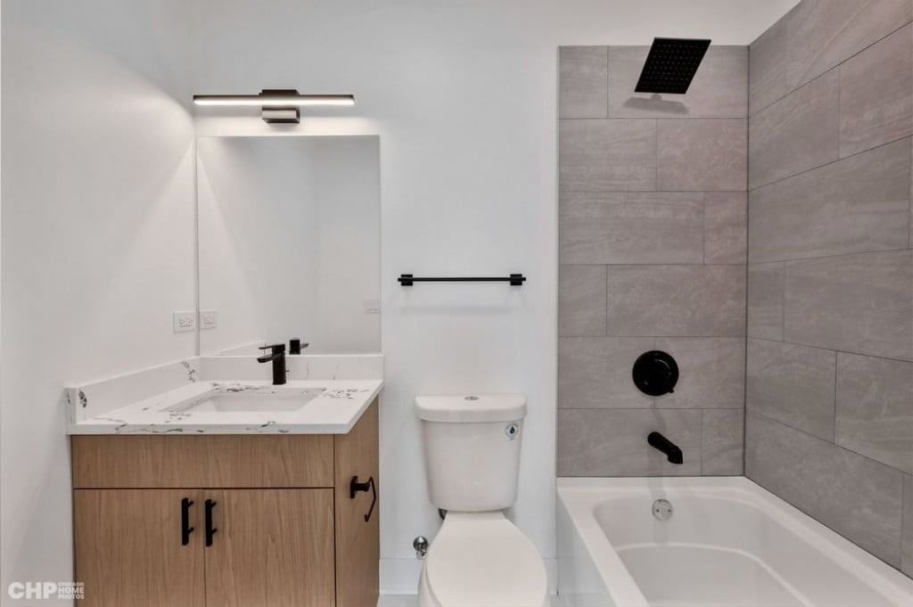 4731 N Western Ave #203 - Photo 5 of 6