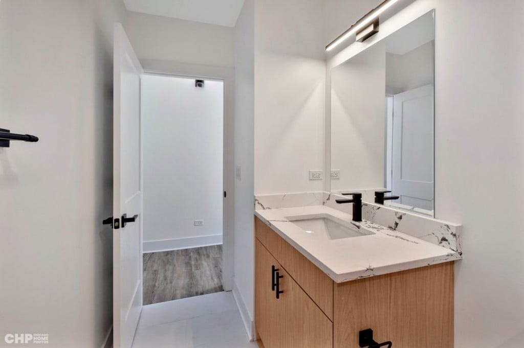 4731 N Western Ave #203 - Photo 6 of 6
