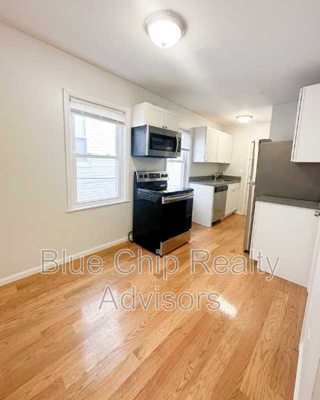 44 South St #3 - Photo 6 of 11