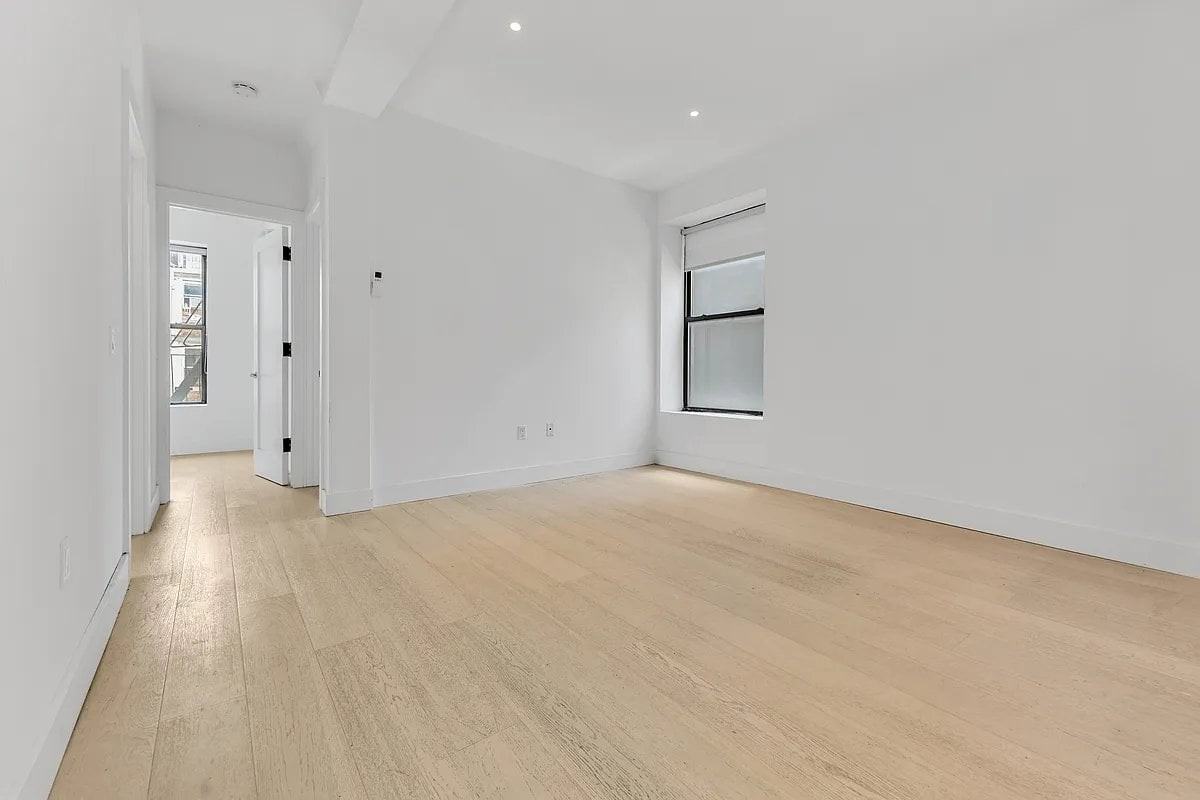 245 Eldridge St #2R - Photo 3 of 12