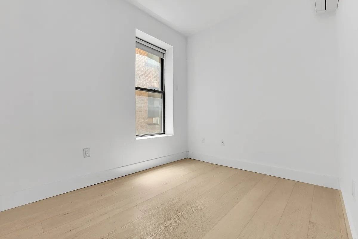 245 Eldridge St #2R - Photo 6 of 12