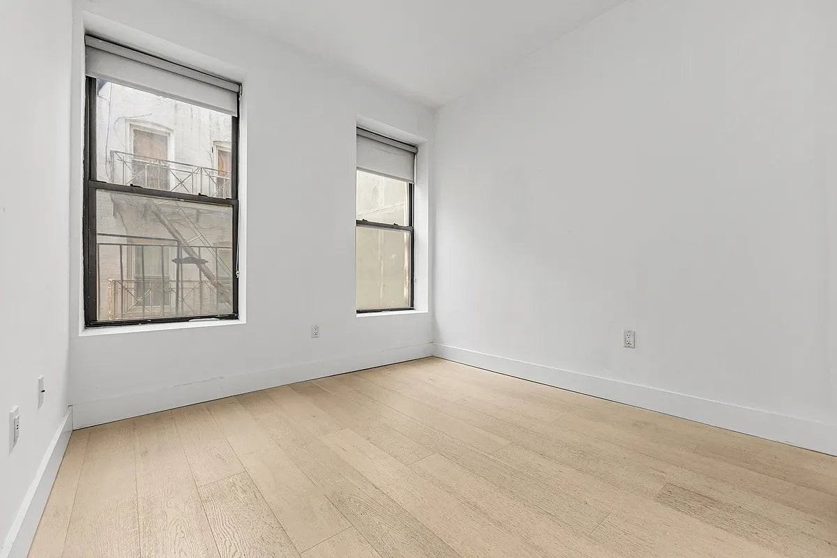 245 Eldridge St #2R - Photo 7 of 12