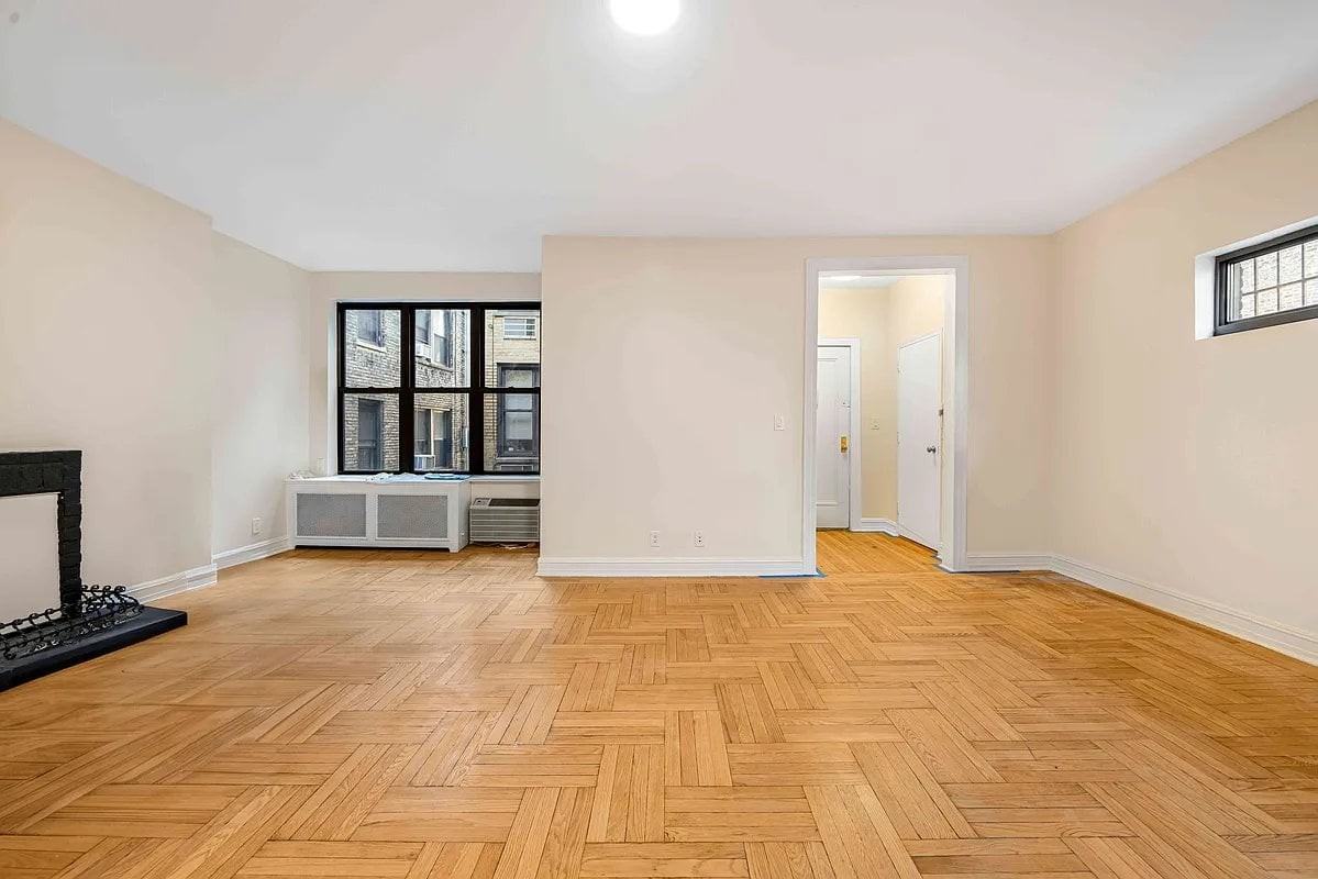 107 E 63rd St #5A - Photo 2 of 15