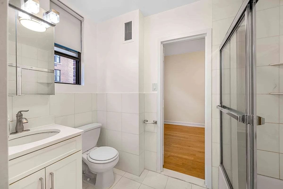 107 E 63rd St #5A - Photo 4 of 15