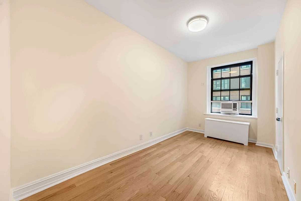 107 E 63rd St #5A - Photo 7 of 15