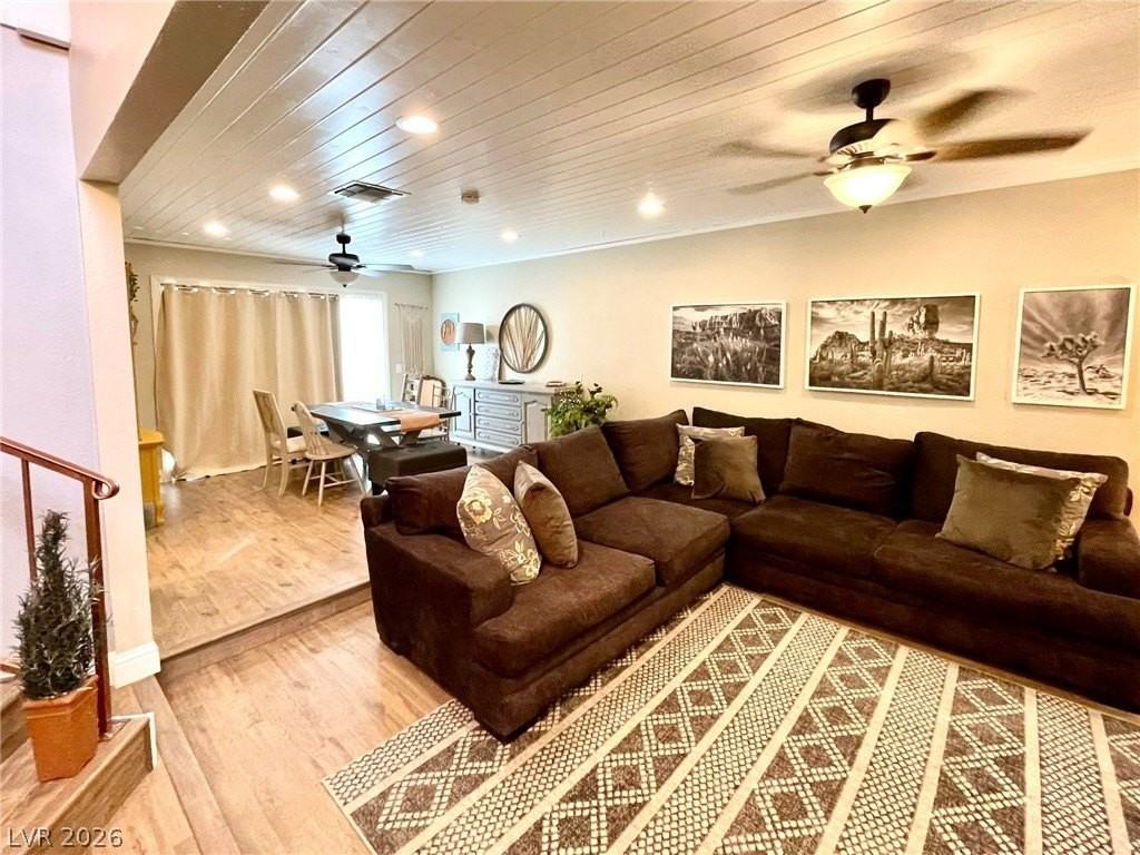 2246 Windsor Dr - Photo 5 of 50