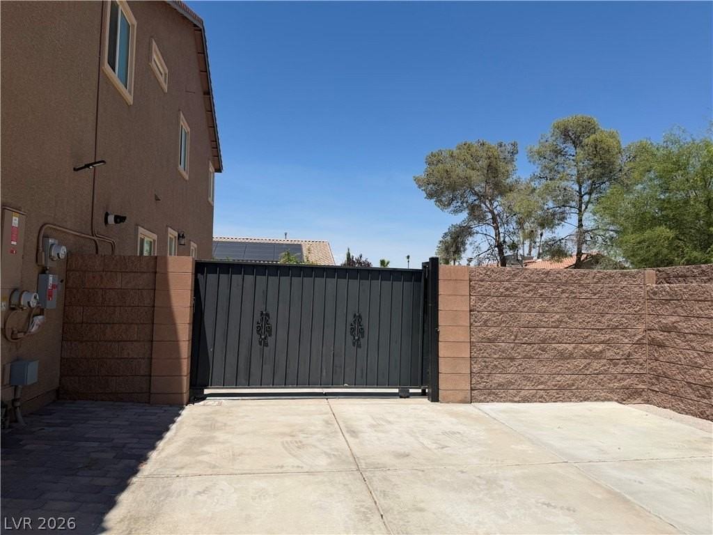 6460 W Diablo Dr - Photo 6 of 7