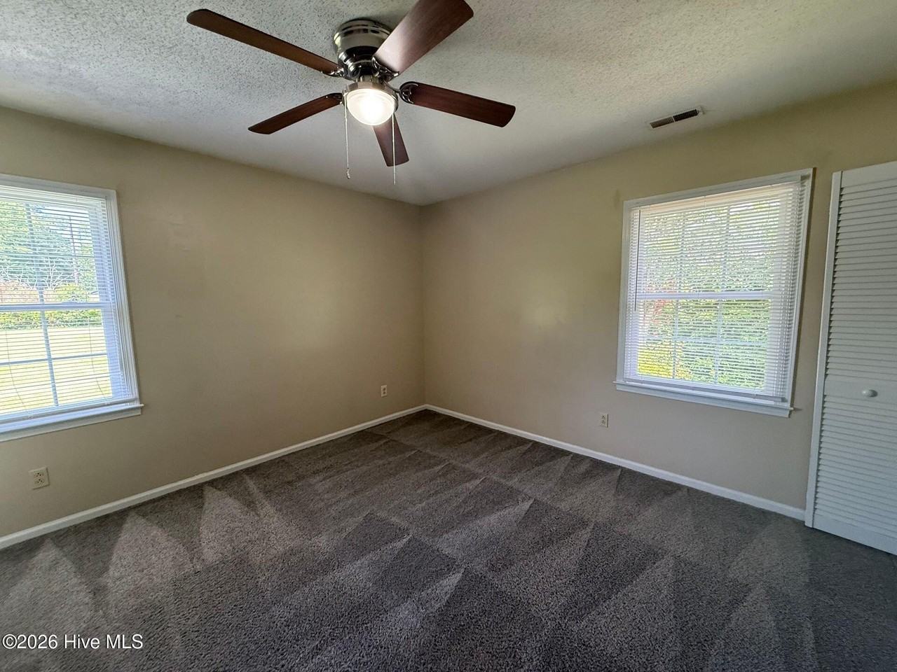 411 Greenbriar Dr - Photo 2 of 13