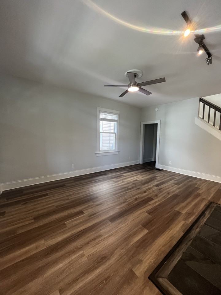 432 Virginia Ave #1 - Photo 4 of 26