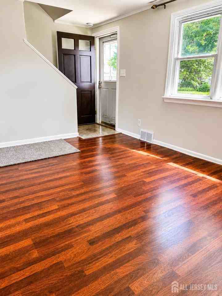 163 Rose St - Photo 3 of 16
