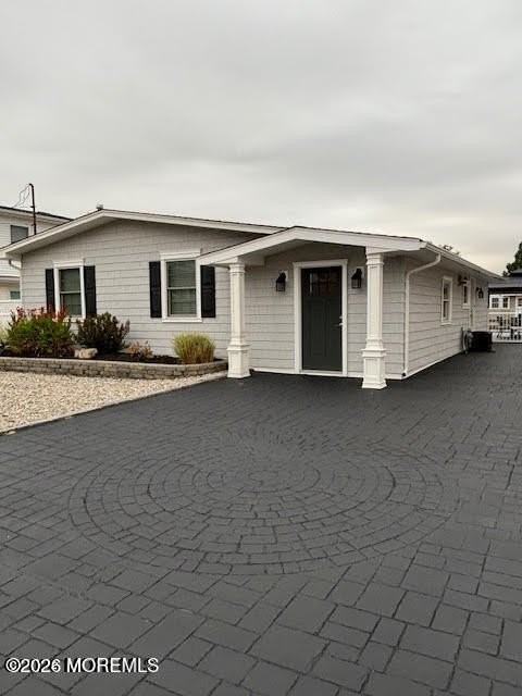 328 Maria Dr - Photo 2 of 12