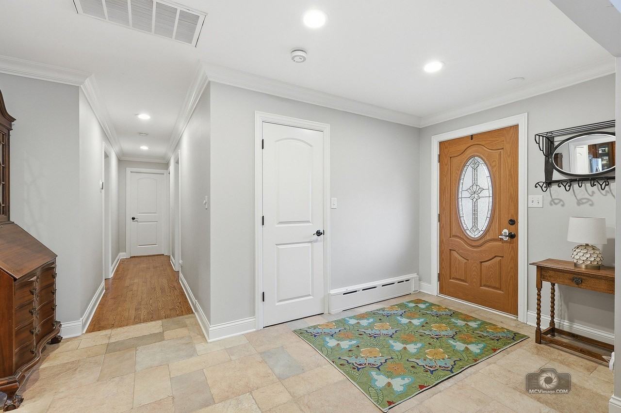 6456 175th St - Photo 3 of 35