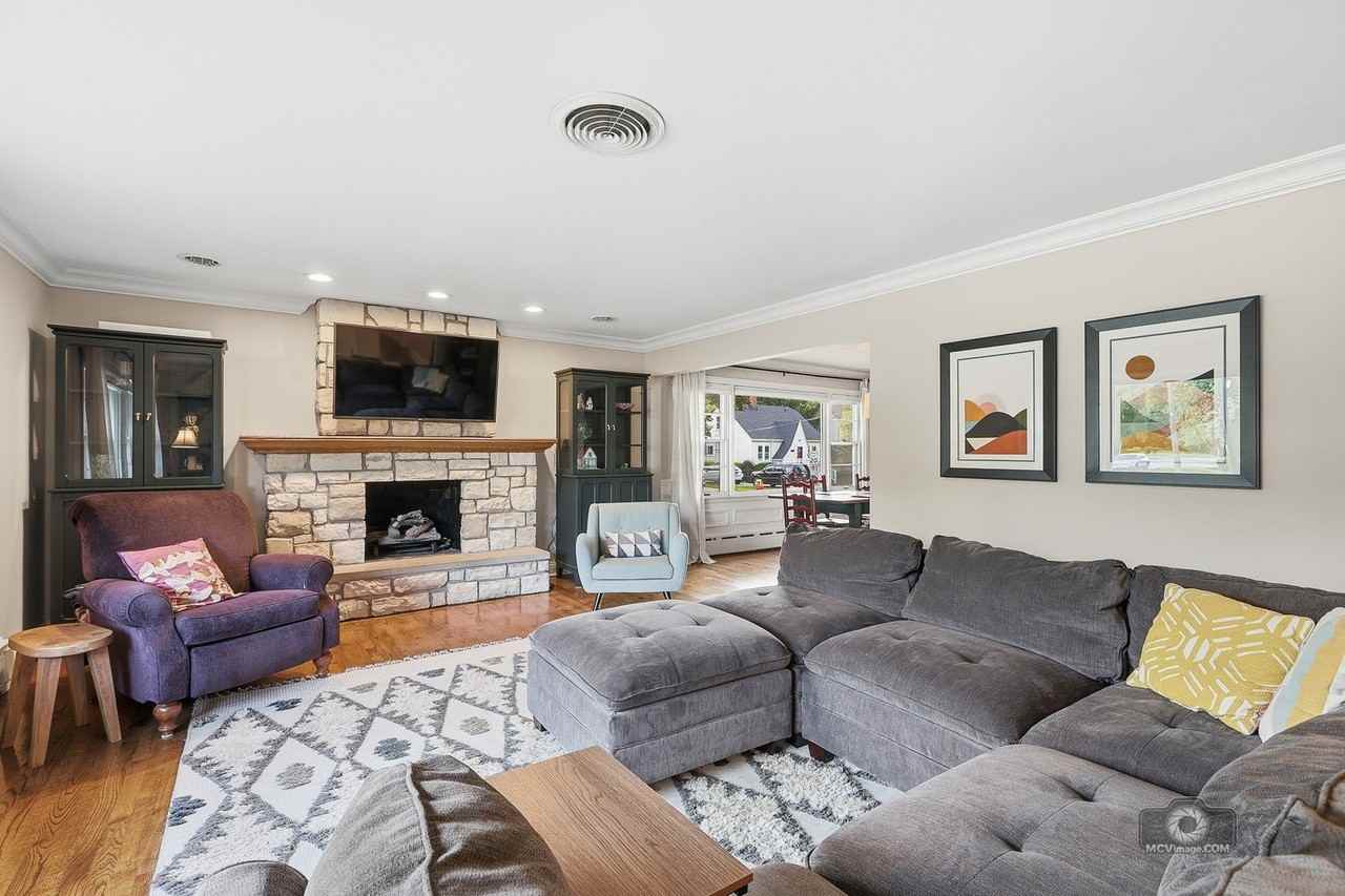 6456 175th St - Photo 4 of 35