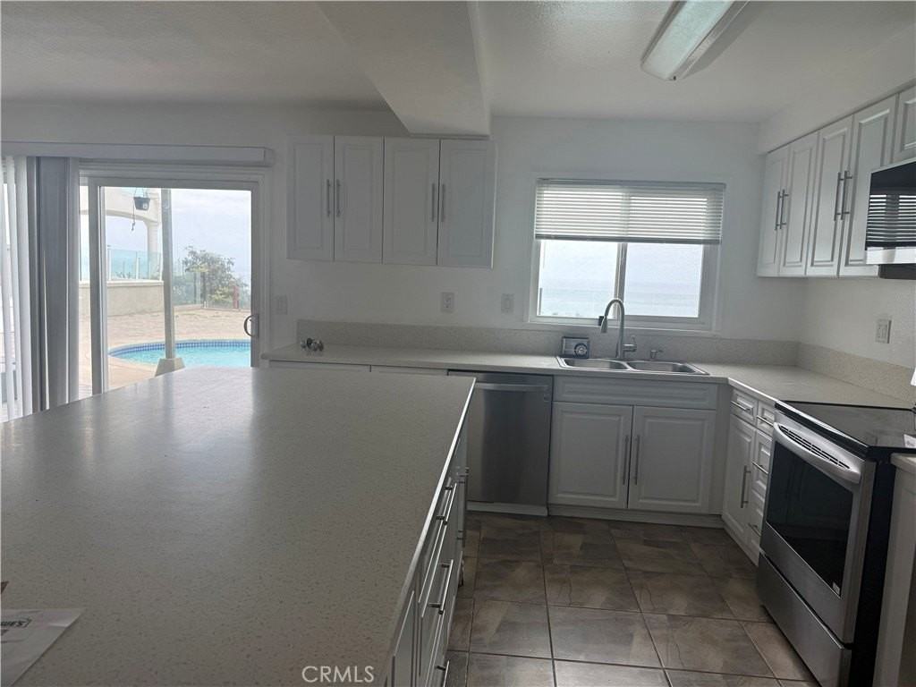 3903 Via Del Campo - Photo 4 of 17