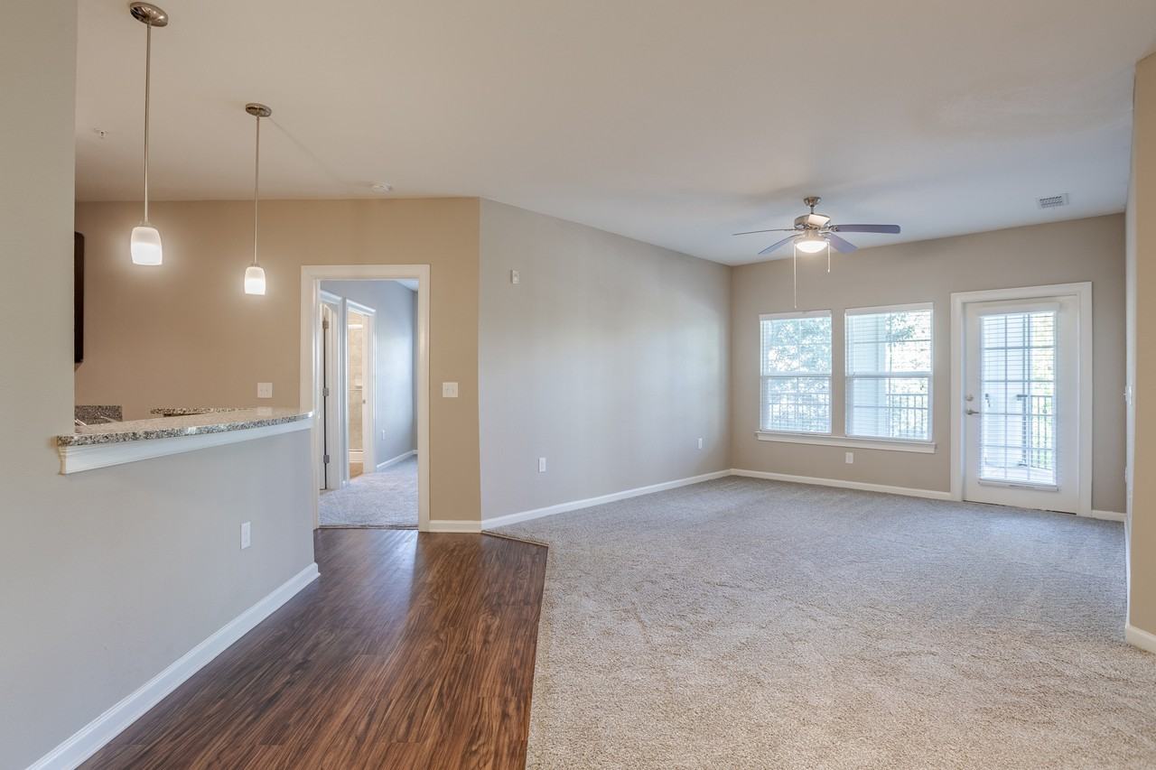 Integra Vistas Apartments - Photo 2 of 20