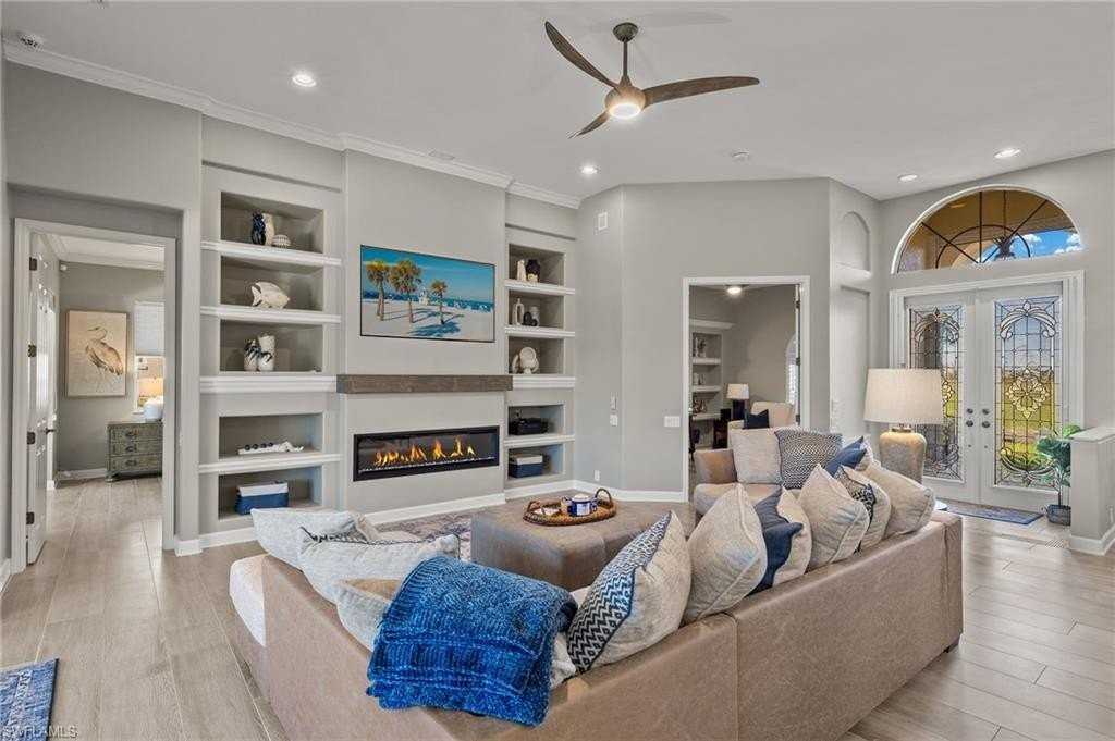 16322 Edgemont Dr - Photo 5 of 37