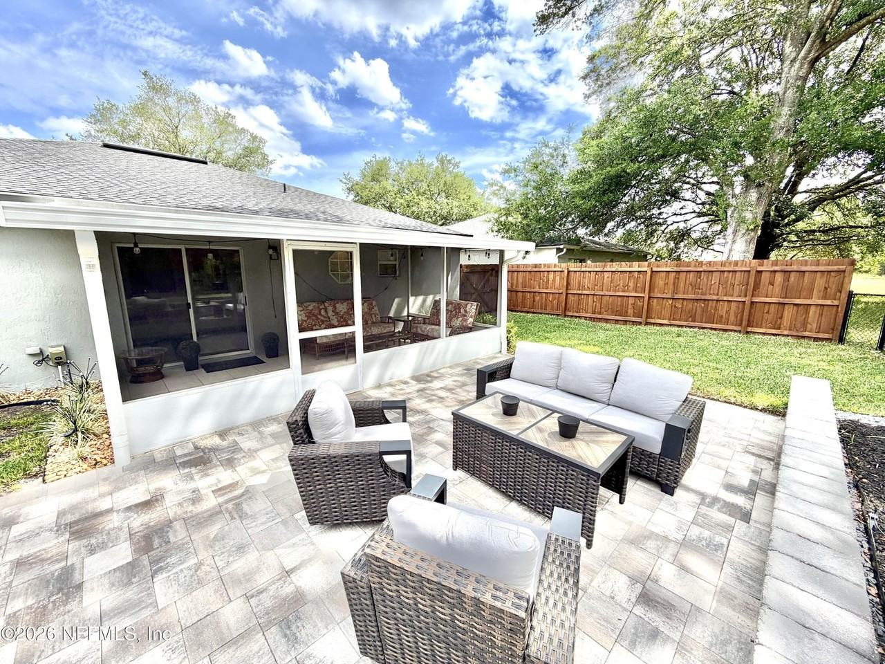 11110 Peerless Ln - Photo 5 of 46