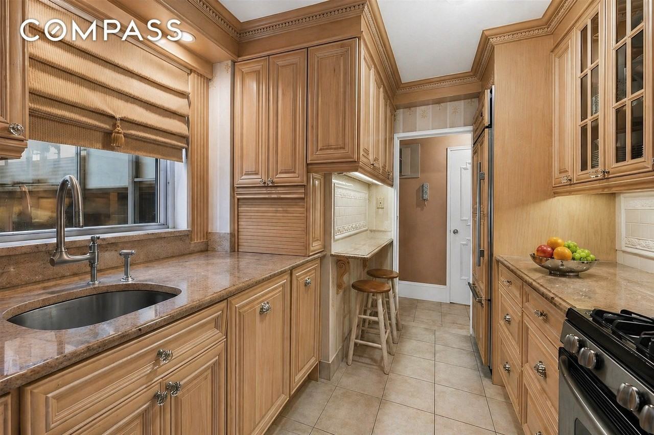 40 E 78th St #6B - Photo 2 of 10