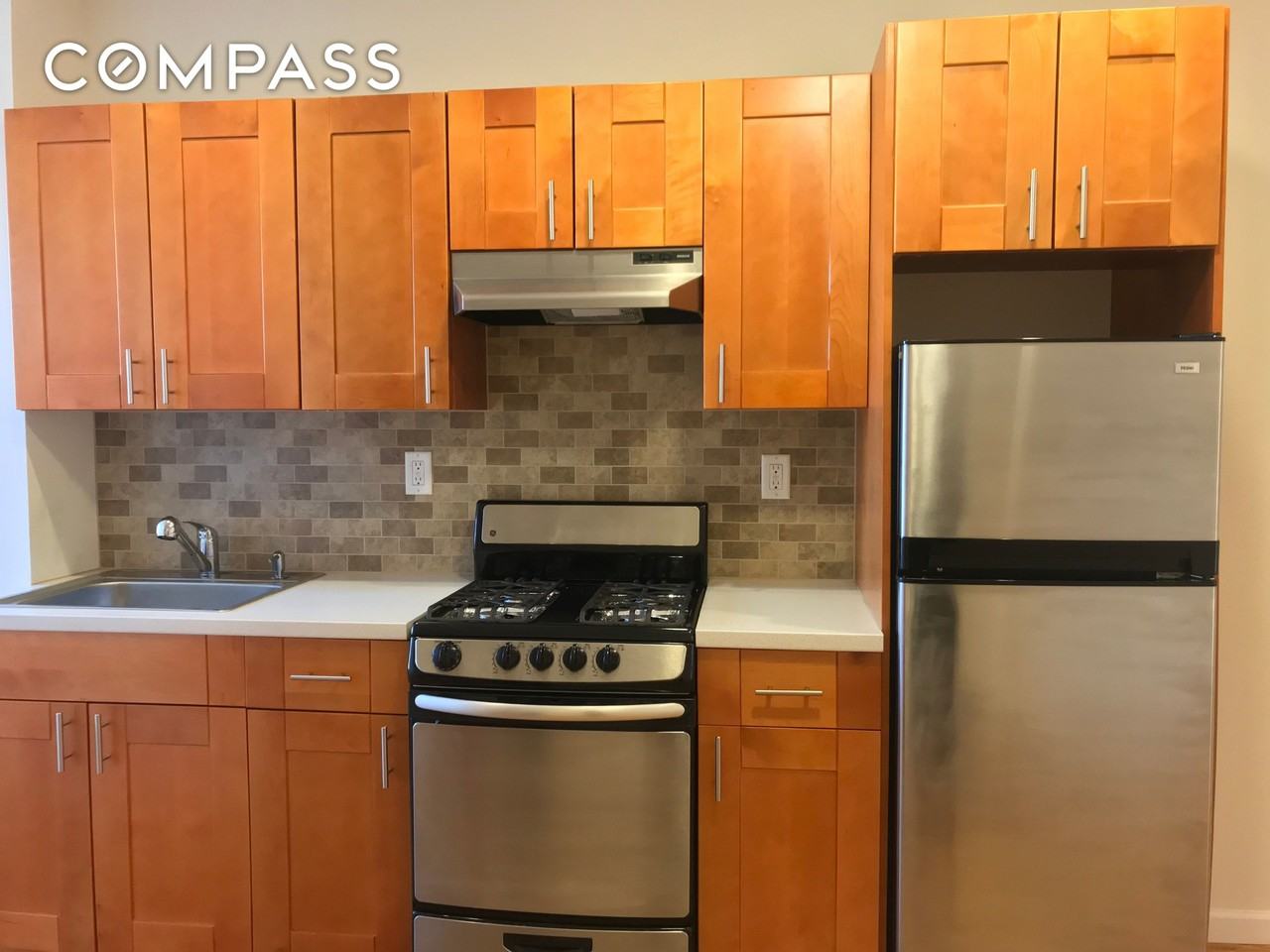 247 58th St #3R - Photo 2 of 7