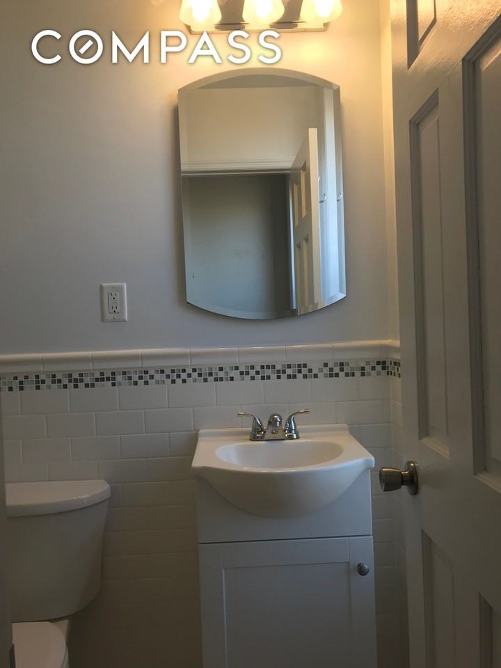247 58th St #3R - Photo 4 of 7