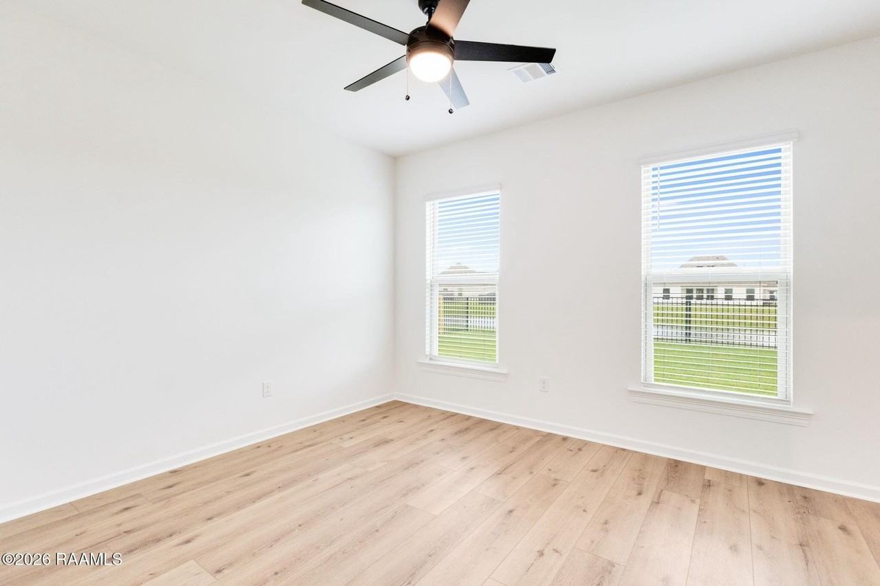 106 Dawson Ave - Photo 4 of 24
