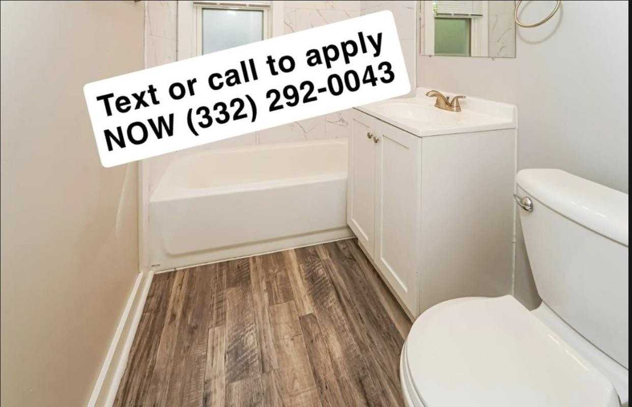 5678 N 61st St Avenue - Photo 3 of 5