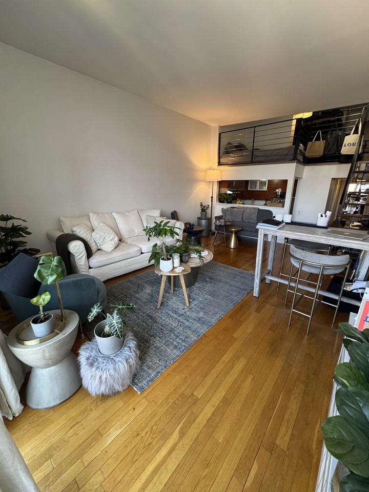 184 Thompson Street #5T - Photo 2 of 8