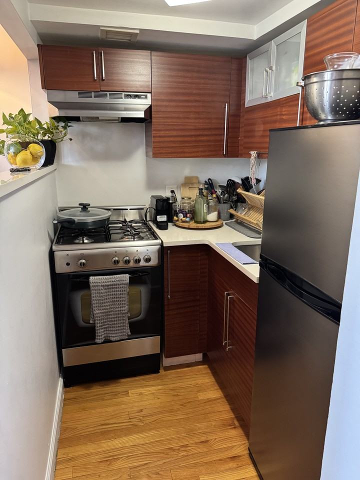 184 Thompson Street #5T - Photo 3 of 8