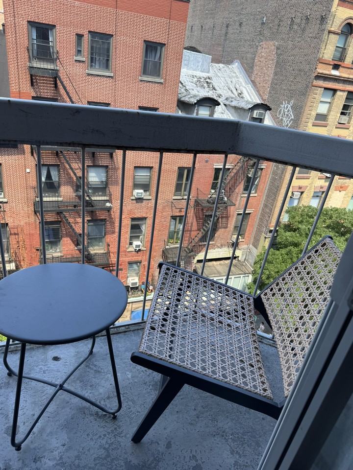 184 Thompson Street #5T - Photo 7 of 8